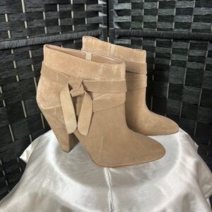 Nine West Elegant Tan Suede Ankle Boots